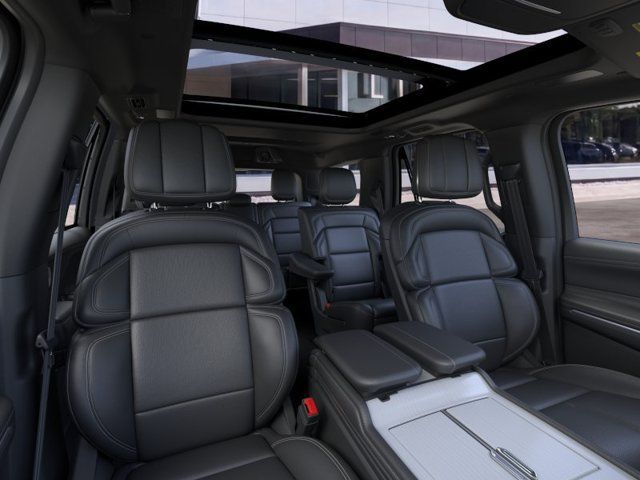 New 2026 Lincoln Navigator Reserve w/ Jet Appearance Package AWD/4WD image 10