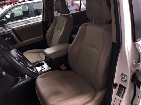 Used 2016 Toyota 4Runner SR5 Premium image 25