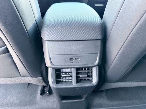 Used 2026 Chevrolet Equinox LT w/ Convenience Package II FWD image 27