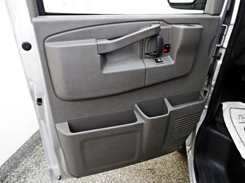 Used 2019 Chevrolet Express 3500 LT w/ LT Preferred Equipment Group RWD image 6