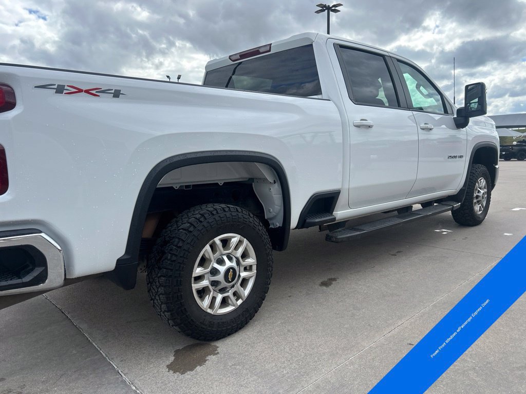 Used 2024 Chevrolet Silverado 2500 LT AWD/4WD image 8
