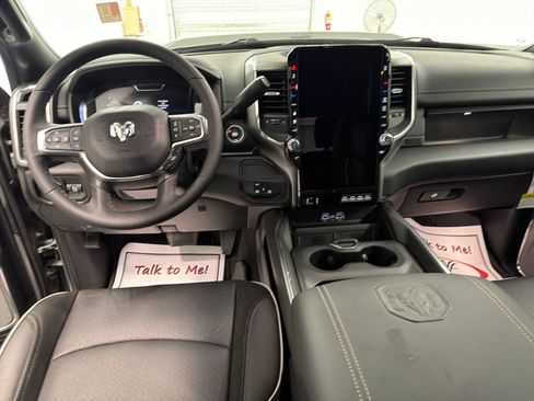 New 2026 RAM 2500 Laramie AWD/4WD image 13