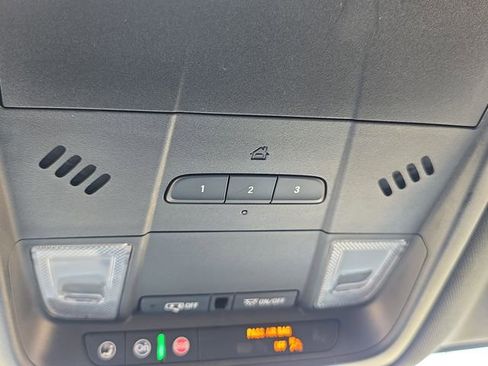 Used 2022 Buick Enclave Premium FWD image 26