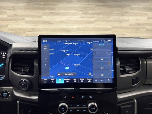 Used 2023 Ford Expedition XLT image 8