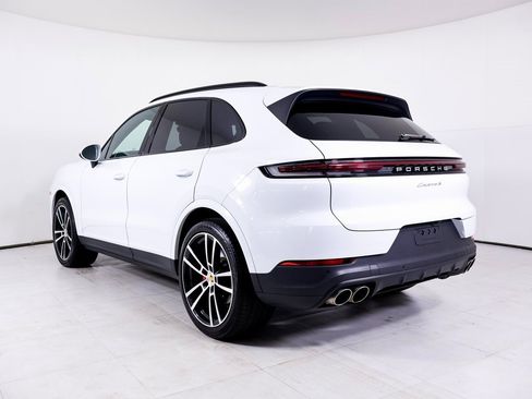 Certified 2024 Porsche Cayenne S image 3