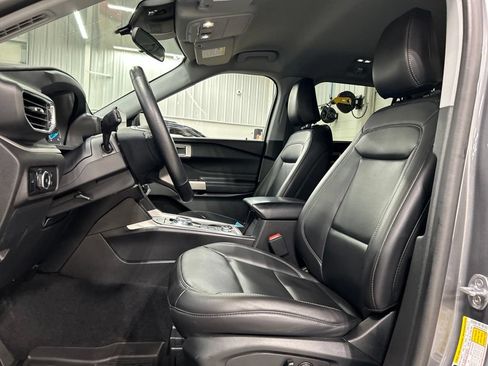 Certified 2024 Ford Explorer XLT w/ Equipment Group 202A AWD/4WD image 11