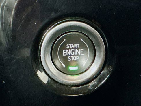 Used 2023 Chevrolet Silverado 1500 LT image 35