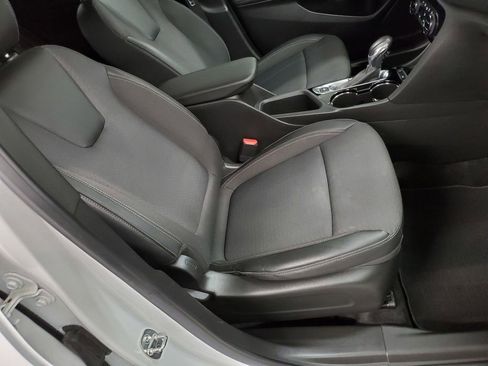 Used 2023 Buick Encore GX Select w/ Sport Touring Package image 19