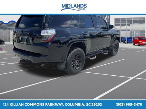 Used 2019 Toyota 4Runner SR5 AWD/4WD image 9