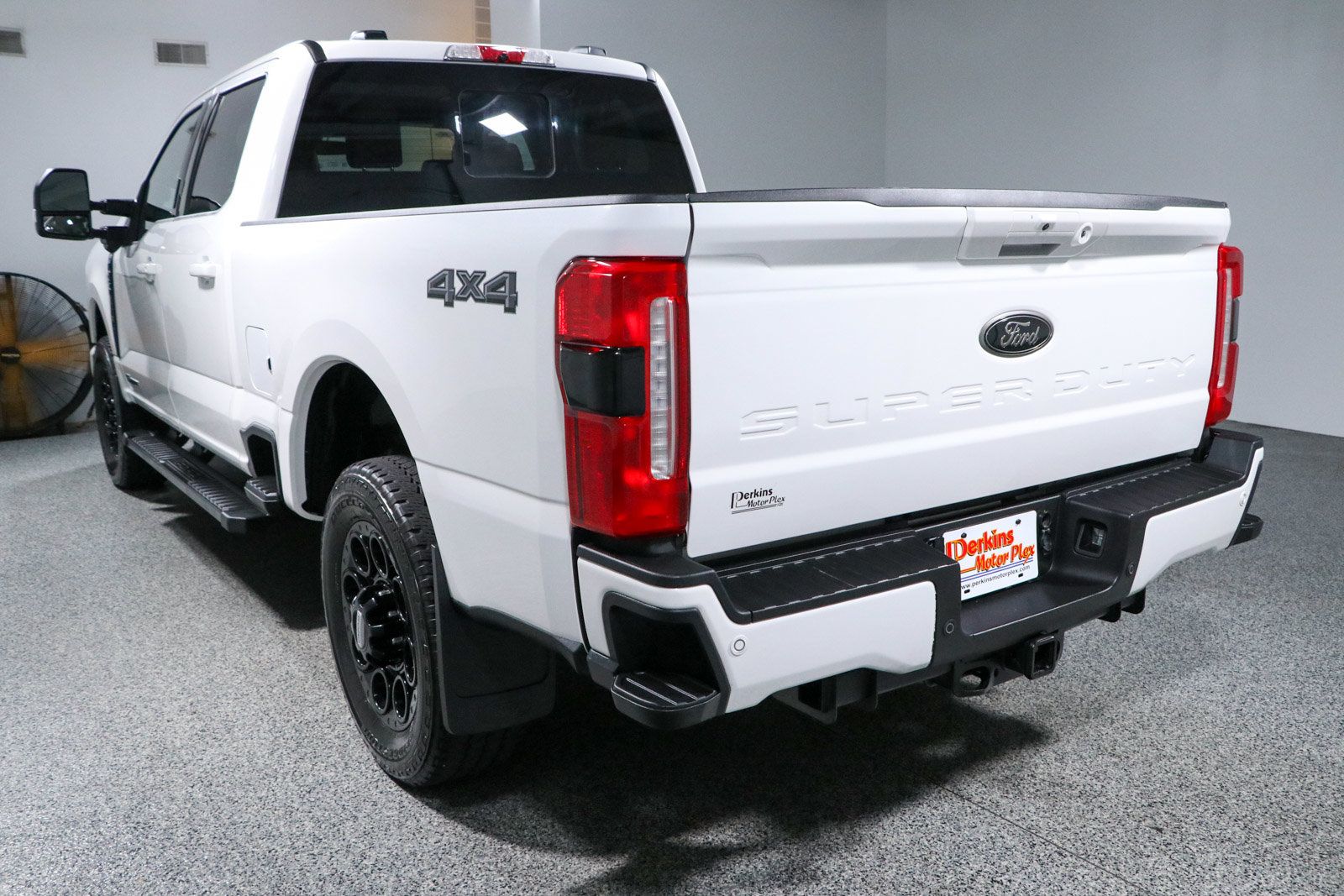 Used 2024 Ford F250 Lariat w/ Black Appearance Package AWD/4WD image 9
