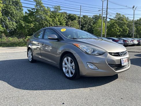 Used 2013 Hyundai Elantra Limited w/ Technology Pkg FWD image 3
