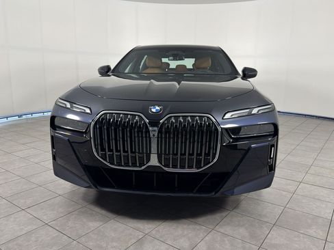 Used 2026 BMW 740i RWD image 6