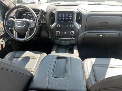 Used 2022 GMC Sierra 3500 Denali w/ Denali Ultimate Package image 17