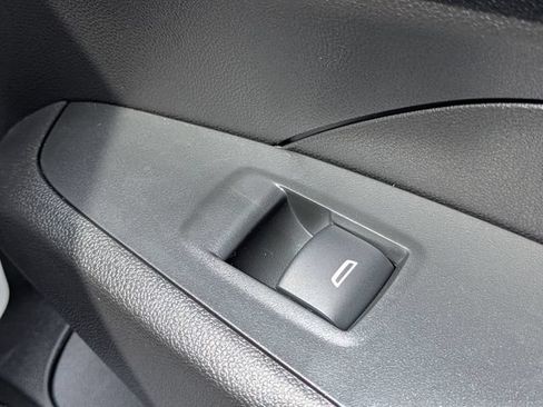 New 2026 Chevrolet Trax LS w/ LS Convenience Package FWD image 28
