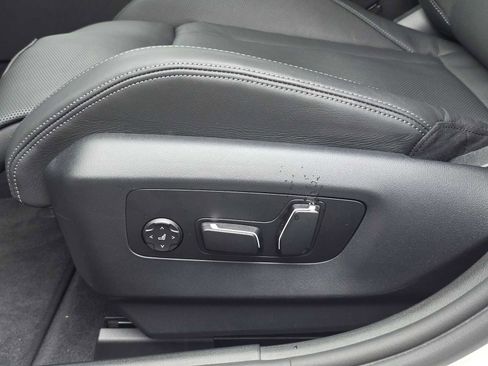 Used 2025 BMW M5 w/ Carbon Package AWD/4WD image 23