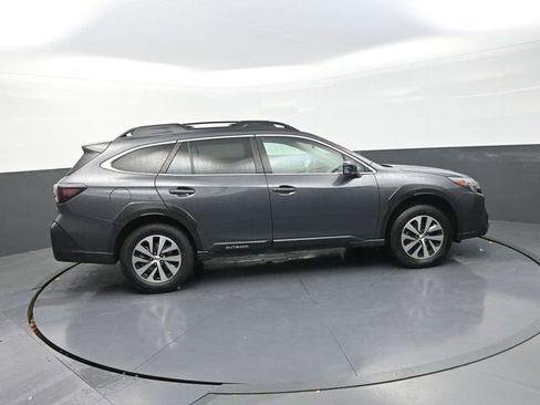Used 2024 Subaru Outback Premium image 8