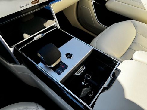 New 2025 Land Rover Range Rover SE image 13