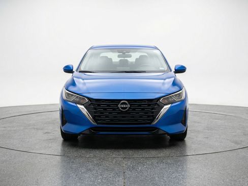 Used 2025 Nissan Sentra SV FWD image 2
