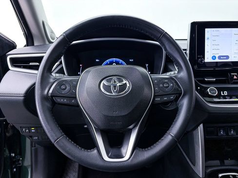 Used 2024 Toyota Corolla Cross XLE w/ Convenience Package AWD/4WD image 28