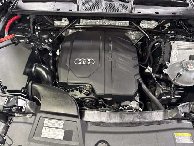 Used 2023 Audi Q5 2.0T Premium w/ Convenience Package AWD/4WD image 9