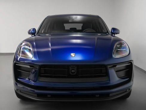 Used 2025 Porsche Macan image 8