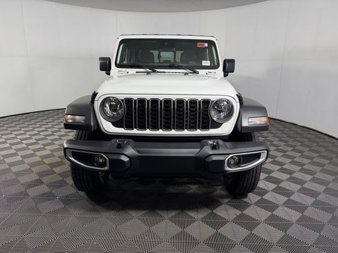 Certified 2025 Jeep Gladiator Sport image 5