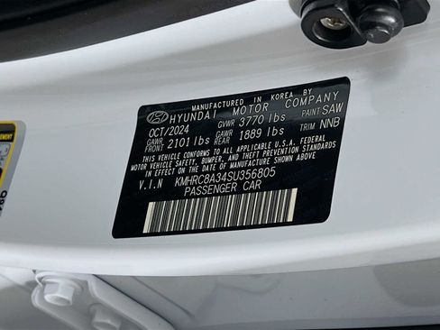 Certified 2025 Hyundai Venue SEL FWD image 31
