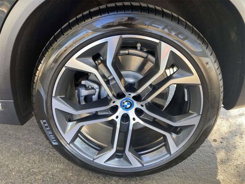 Used 2025 BMW X5 xDrive50e w/ Premium Package image 7