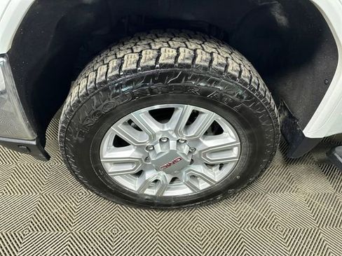 Used 2022 GMC Sierra 2500 SLT w/ SLT Premium Package image 10