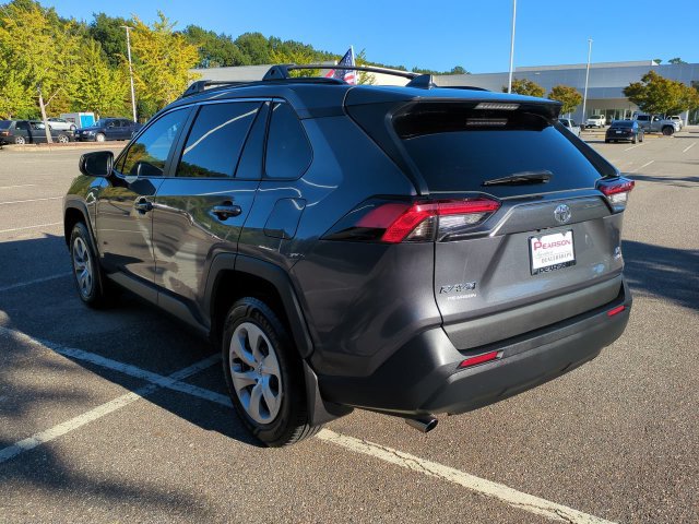 Used 2021 Toyota RAV4 LE AWD/4WD image 6