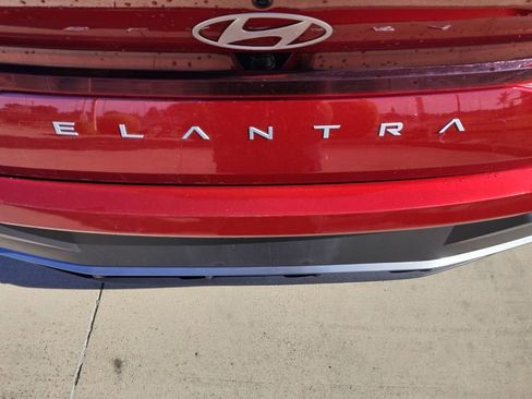 Used 2024 Hyundai Elantra SEL FWD image 9