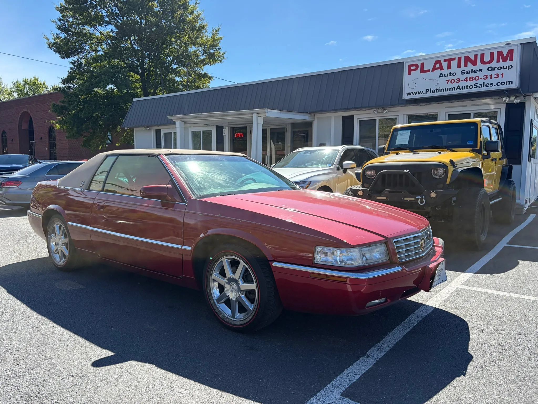 Used 2001 Cadillac Eldorado ESC w/ Comfort/Convenience Pkg FWD image 1