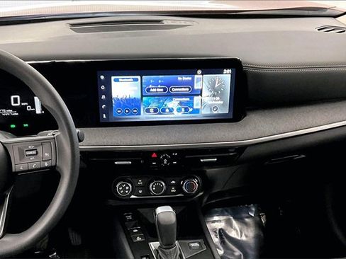 Used 2025 Nissan Kicks SV image 6