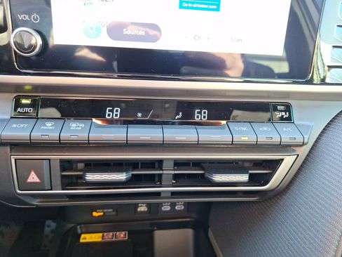 Used 2026 Toyota Camry SE image 27