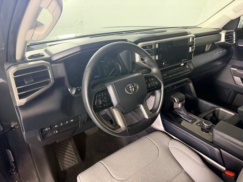 Used 2022 Toyota Tundra SR5 w/ SR5 Premium Package RWD image 32