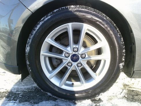 Used 2015 Ford Focus SE image 12