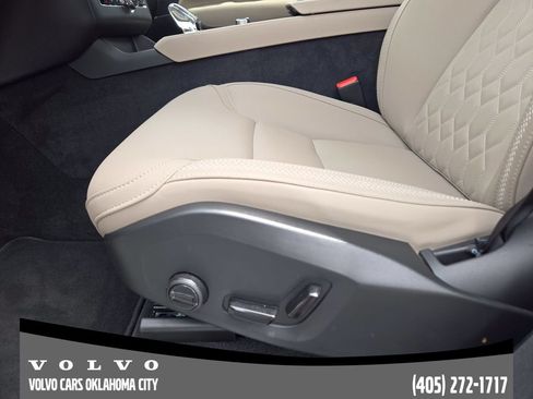 Used 2026 Volvo XC90 B6 Plus w/ Protection Package Premier AWD/4WD image 18