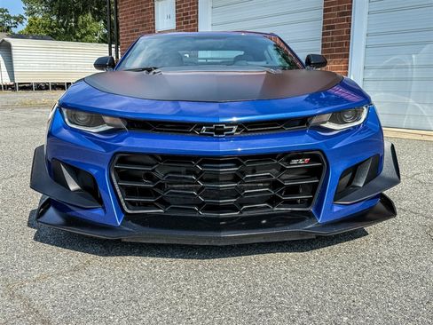 Used 2022 Chevrolet Camaro ZL1 RWD image 10