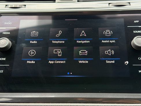 Used 2024 Volkswagen Tiguan Wolfsburg Edition image 32