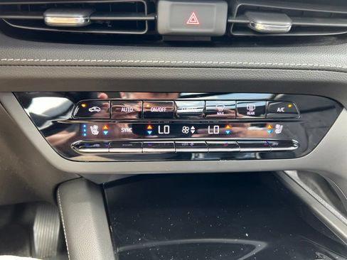 Used 2023 Buick Envision Avenir FWD image 21