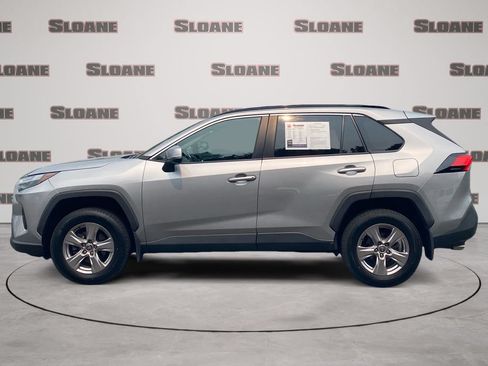 Used 2022 Toyota RAV4 XLE AWD/4WD image 2