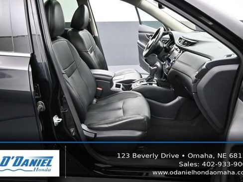 Used 2017 Nissan Rogue SL w/ SL Premium Package AWD/4WD image 41