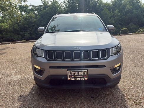 Used 2020 Jeep Compass Latitude w/ Cold Weather Group AWD/4WD image 13
