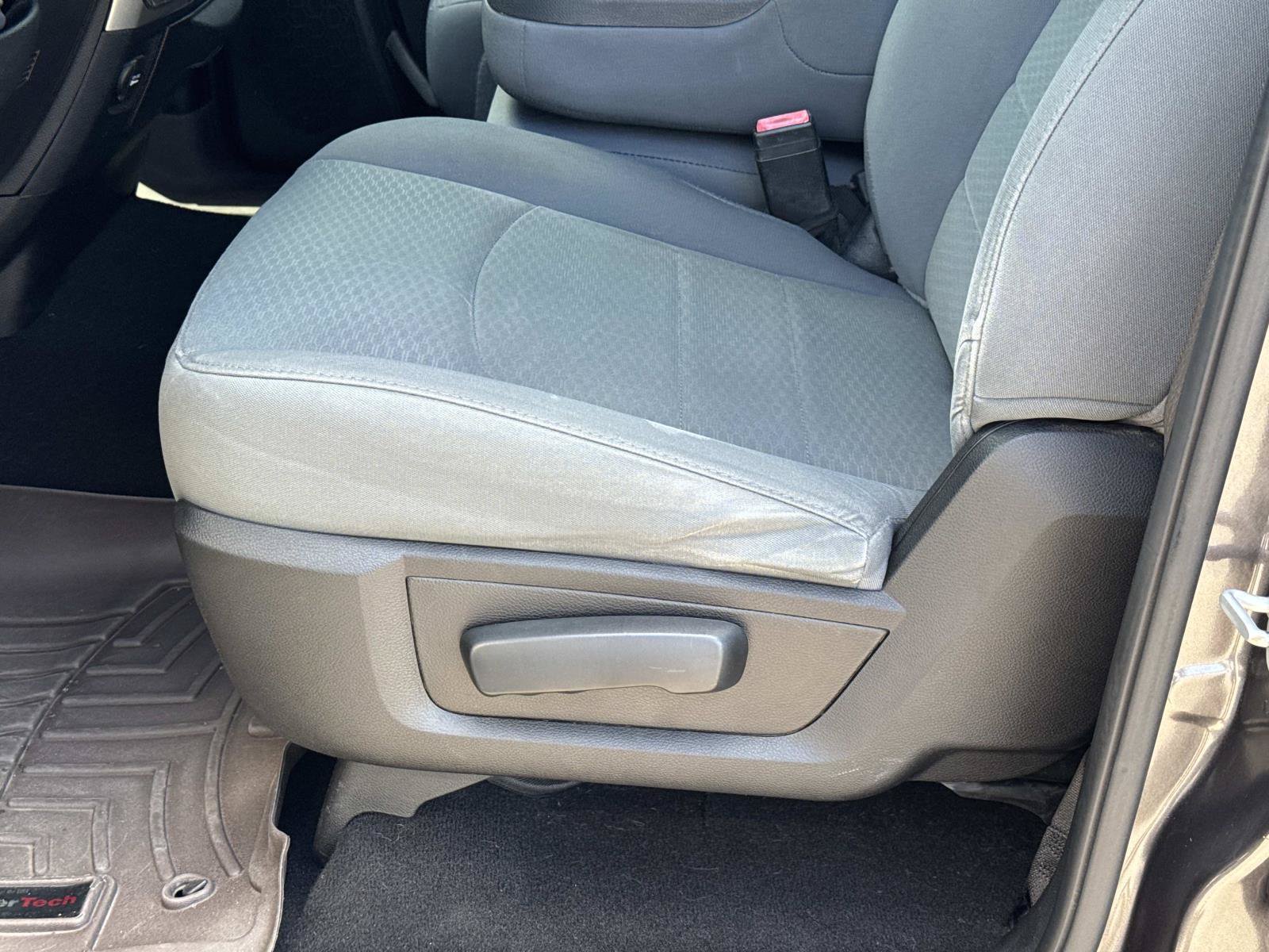 Used 2020 RAM 1500 Classic SLT AWD/4WD image 18