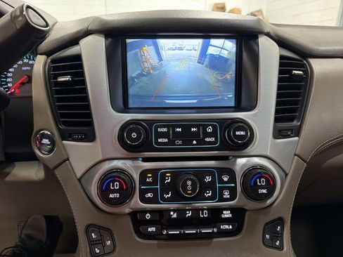 Used 2019 GMC Yukon XL SLT AWD/4WD image 17
