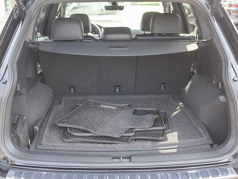 Used 2022 Volkswagen Tiguan SEL R-Line image 26