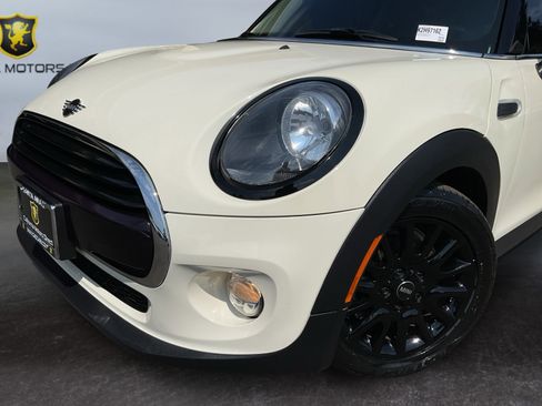 Used 2019 MINI Cooper 2-Door Hardtop image 9