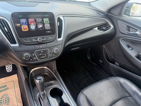 Used 2016 Chevrolet Malibu LT w/ Leather Package FWD image 12