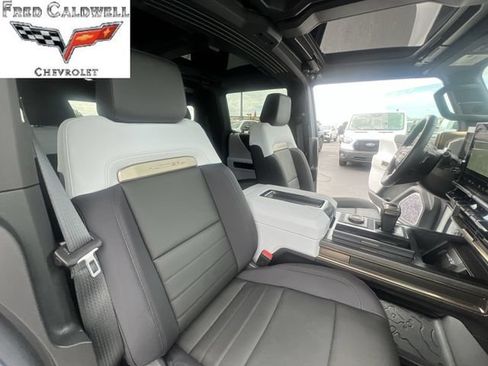 Used 2025 GMC Hummer EV 3X AWD/4WD image 33