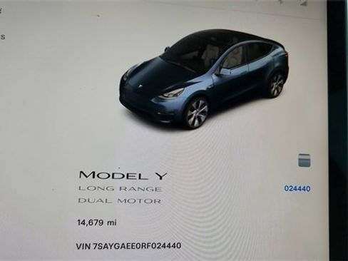 Used 2024 Tesla Model Y Long Range image 41